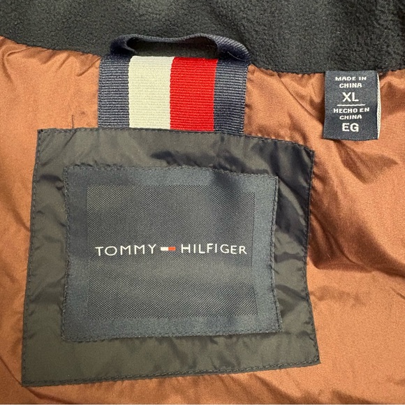 Tommy Hilfiger Wind and Wind Water Resistant Puffer Coat Size XL - Picture 7 of 10